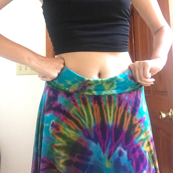 BEAUTIFUL HANDMADE SKIRT - Picture 6 of 8